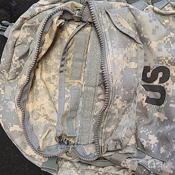 US Military Molle II Lightweight Load-Carrying Equipment Assault Pack - Picture 14 of 17